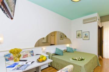 hotelvictoria ru suite-with-jacuzzi 017